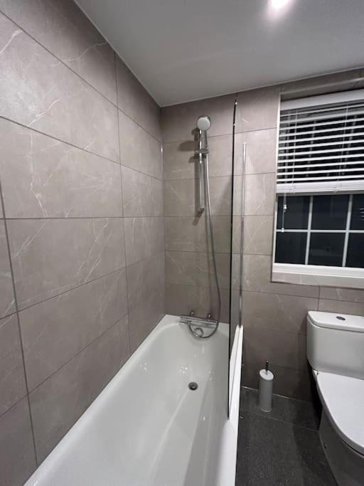 1 Bed High Quality Modern Flat Appartement Edgware Buitenkant foto